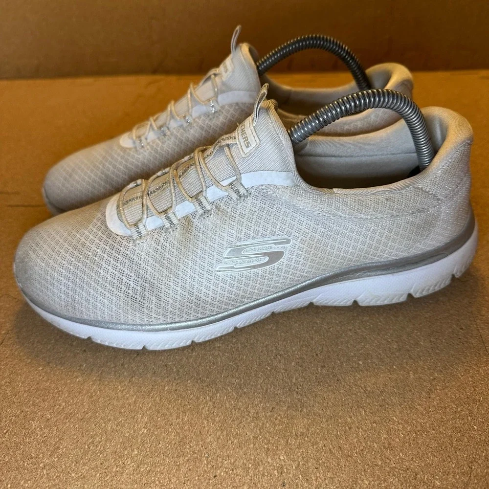 Skechers smoke free